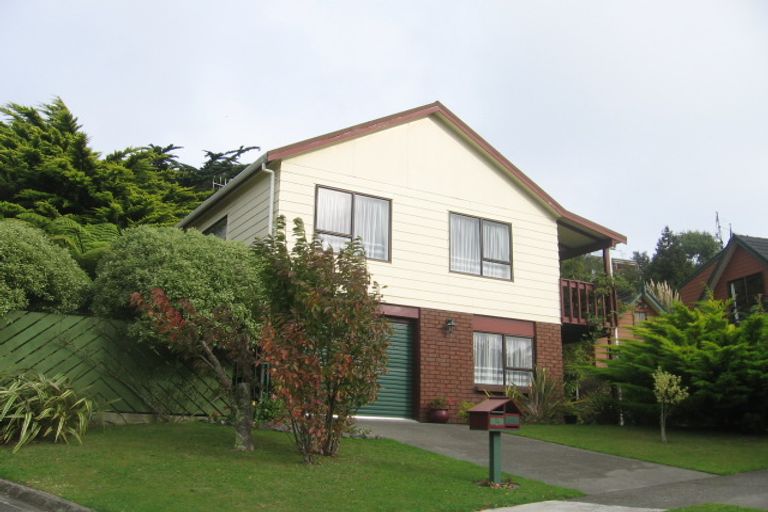 Photo of property in 5 Staithes Drive North, Whitby, Porirua, 5024
