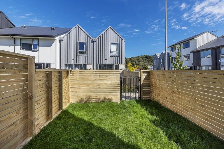 Photo of property in 32 John Street, Stokes Valley, Lower Hutt, 5019