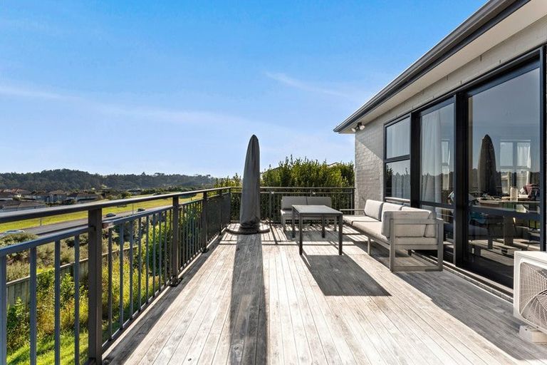 Photo of property in 11 Mauku Lane, Greenhithe, Auckland, 0632