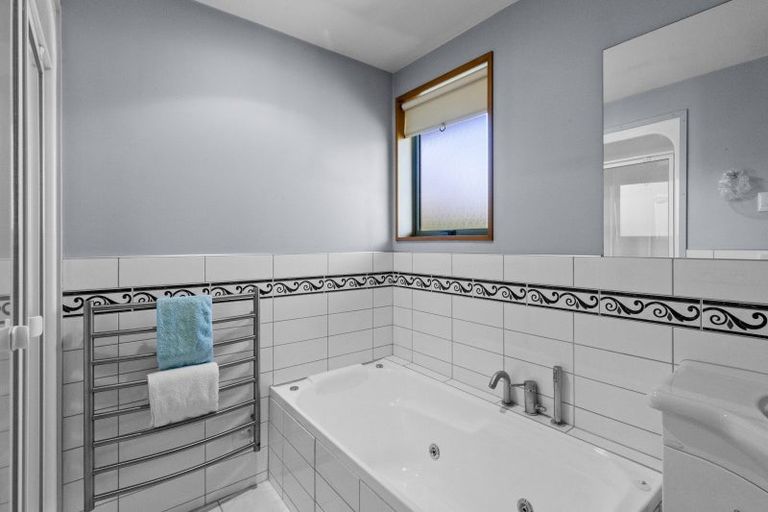 Photo of property in 22 Boyes Crescent, Frankton, Queenstown, 9300