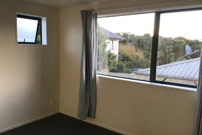 Photo of property in 36 Woodbank Drive, Glen Eden, Auckland, 0602