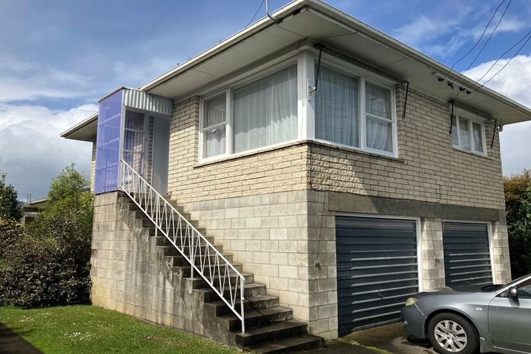 Photo of property in 1/765 Beach Road, Browns Bay, Auckland, 0630