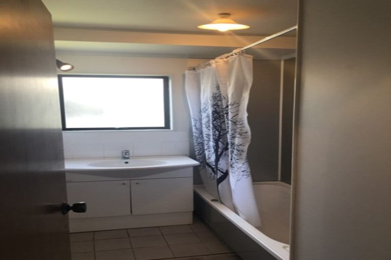 Photo of property in 4a Pokapu Place, Bethlehem, Tauranga, 3110