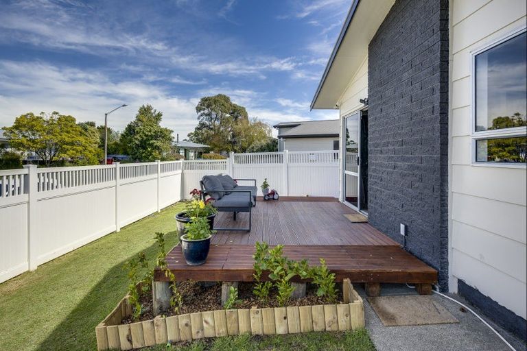 Photo of property in 16 Guildford Street, Tamatea, Napier, 4112
