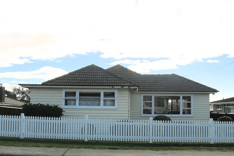 Photo of property in 14 Parakai Street, Paraparaumu, 5032