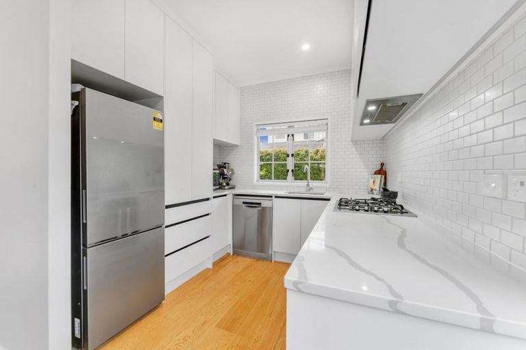 Photo of property in 15 Mulvaney Crescent, Henderson, Auckland, 0612