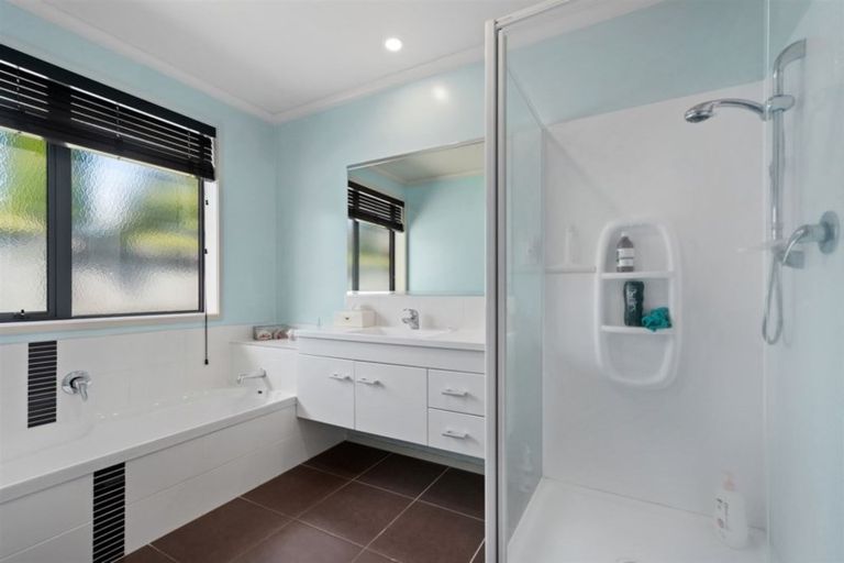 Photo of property in 33 Carrington Drive, Papamoa Beach, Papamoa, 3118