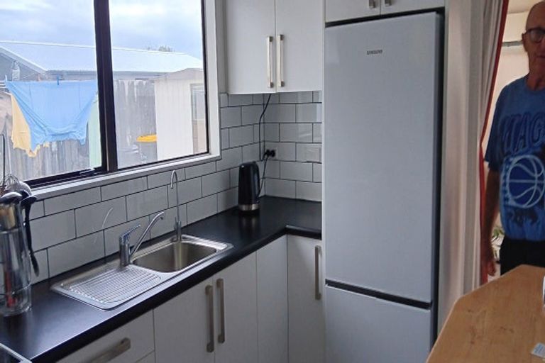 Photo of property in 16 Hunter Street, Westport, 7825