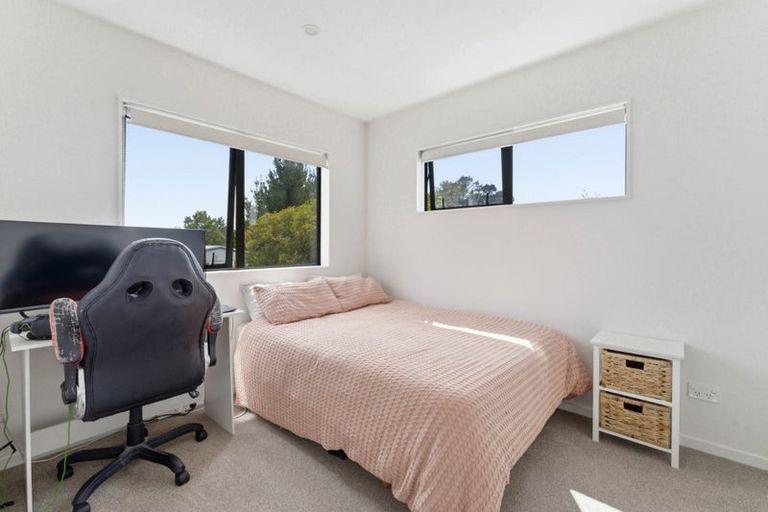 Photo of property in 2/314 Royal Road, Massey, Auckland, 0614