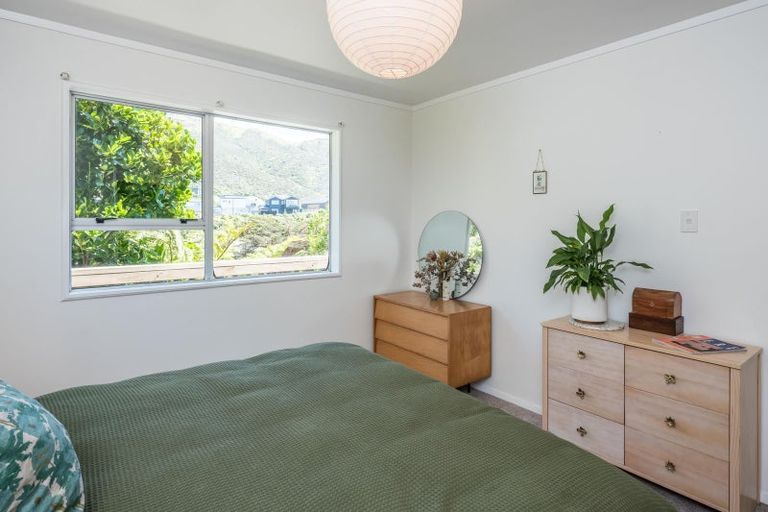 Photo of property in 1/20 Doris Gordon Crescent, Crofton Downs, Wellington, 6035