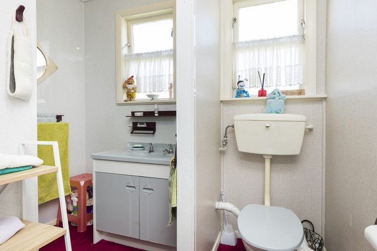 Photo of property in 28 Humber Street, Roslyn, Palmerston North, 4414