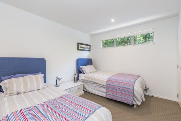 Photo of property in 3 Taumata Road, Omaha, 0986