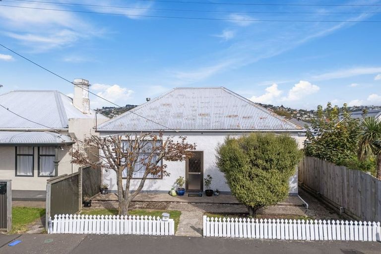 Photo of property in 10 Dick Street, South Dunedin, Dunedin, 9012