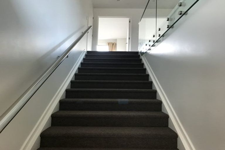 Photo of property in 9 Sophie Lane, Henderson, Auckland, 0612