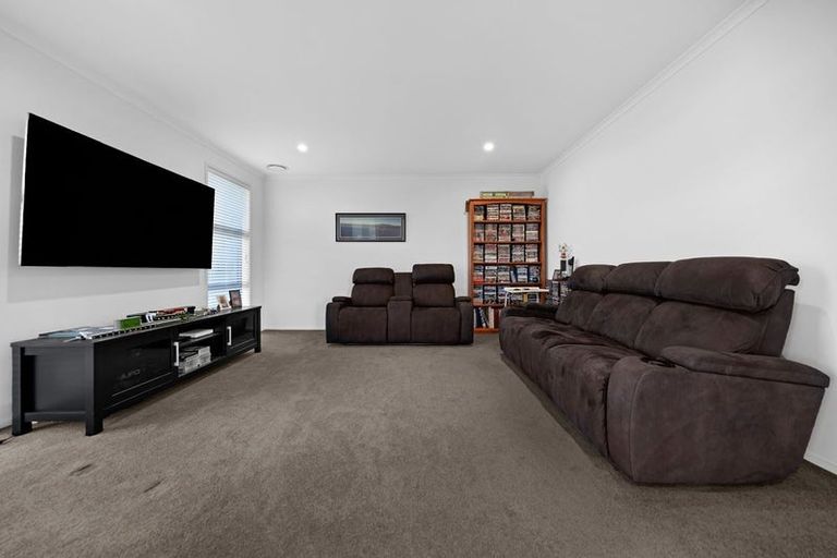 Photo of property in 54 Te Ara Aukati Terrace, Pokeno, 2471