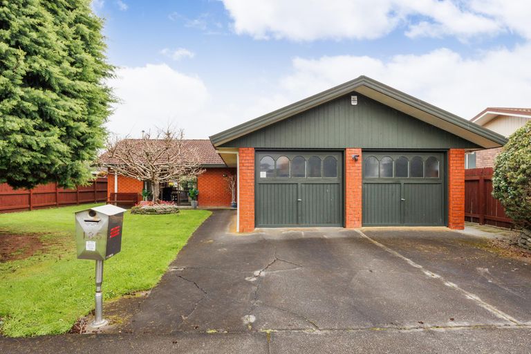 Photo of property in 135 Amberley Avenue, Highbury, Palmerston North, 4412