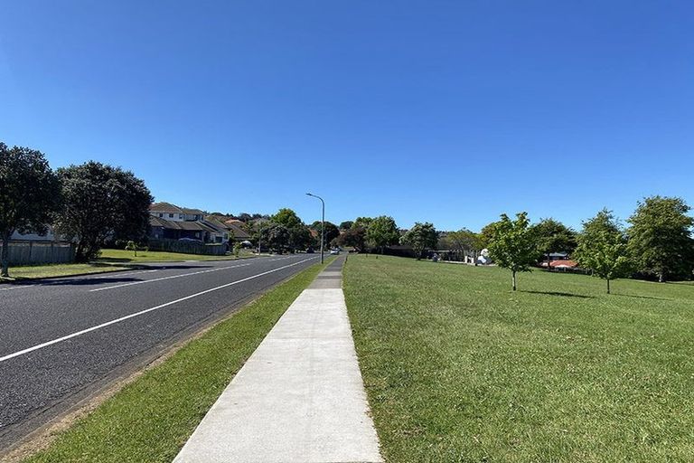 Photo of property in 49 Gosford Drive, Botany Downs, Auckland, 2010