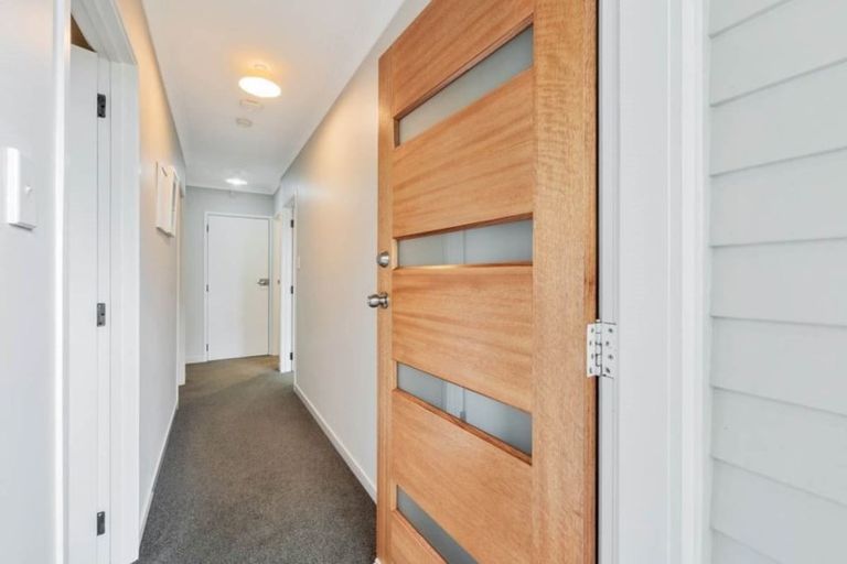 Photo of property in 4 Brunner Road, Glen Eden, Auckland, 0602