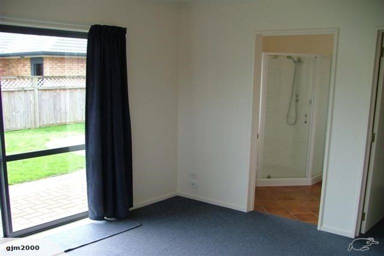 Photo of property in 39b Carlyle Street, Leamington, Cambridge, 3432