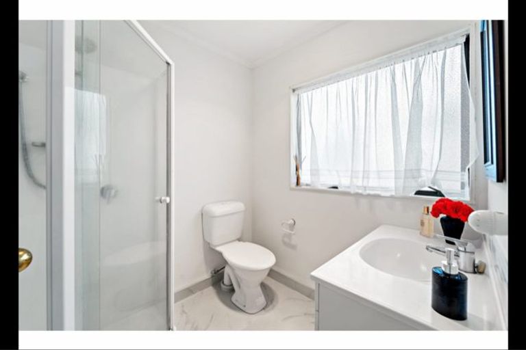 Photo of property in 2/5 Anne Road, Hillcrest, Auckland, 0627