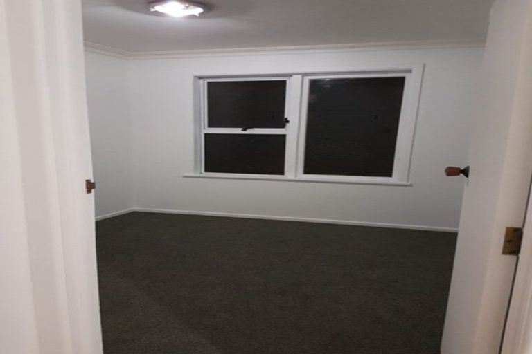 Photo of property in 76 Manuka Road, Glenfield, Auckland, 0629