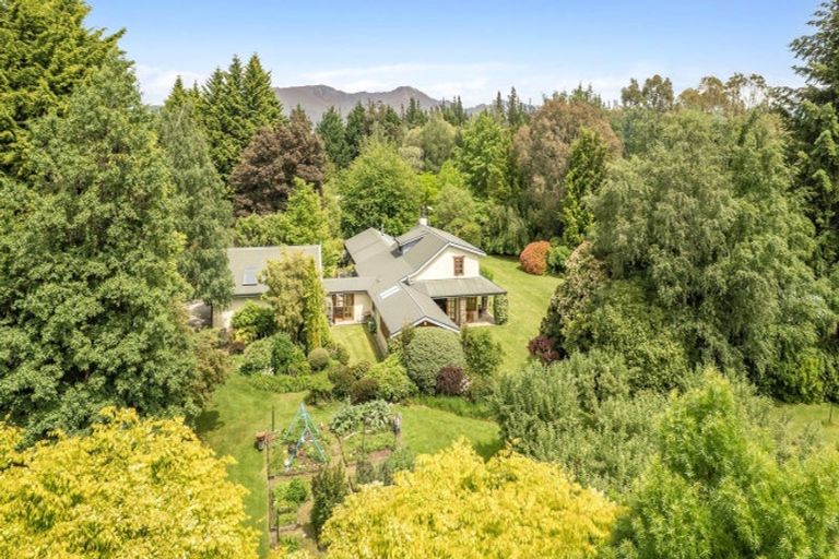 Photo of property in 124 Horseshoe Bend Drive, Albert Town, Wanaka, 9382