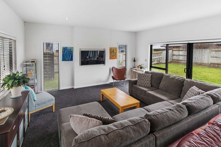 Photo of property in 79 Rosalie Terrace, Kelvin Grove, Palmerston North, 4414