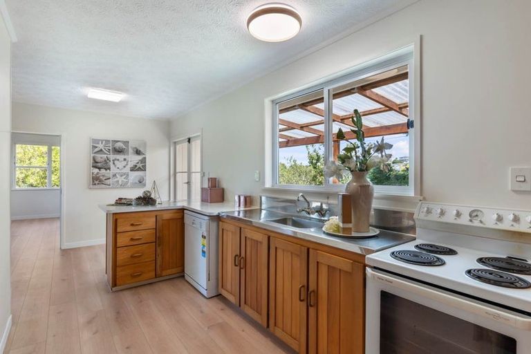 Photo of property in 14 Bentley Avenue, Glenfield, Auckland, 0629