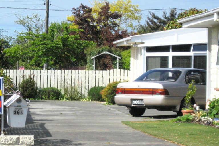 Photo of property in 2/36 Ambleside Drive, Burnside, Christchurch, 8053