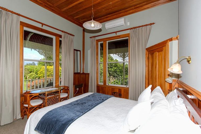 Photo of property in 333 Upland Road, Tarurutangi, New Plymouth, 4372