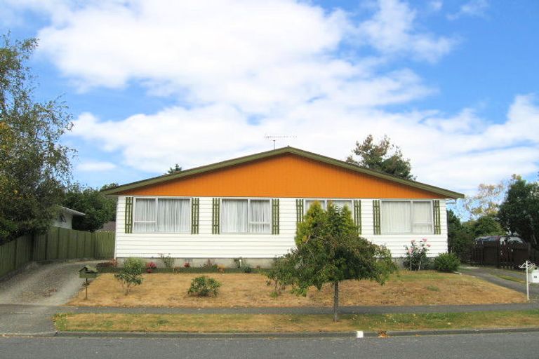 Photo of property in 1/6 Indiana Grove, Totara Park, Upper Hutt, 5018
