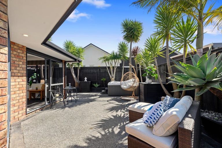 Photo of property in 32 Aranui Drive, Papamoa Beach, Papamoa, 3118