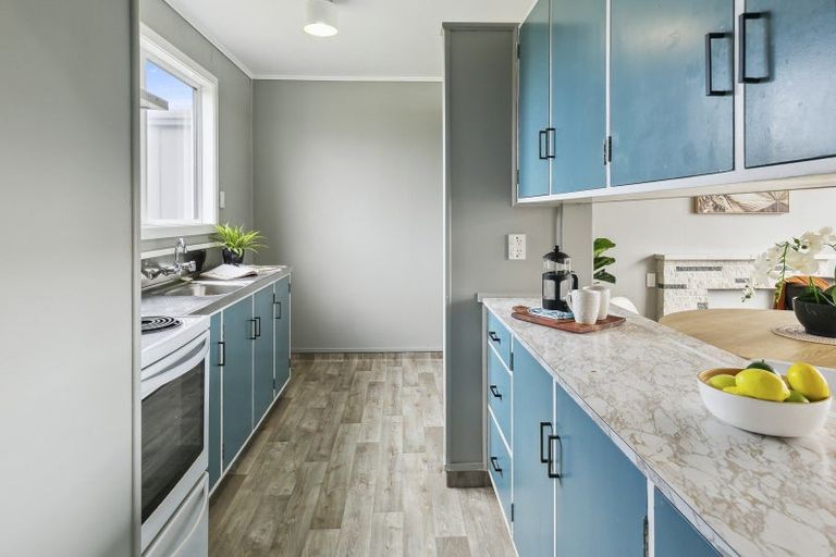 Photo of property in 6/55 Apu Crescent, Lyall Bay, Wellington, 6022