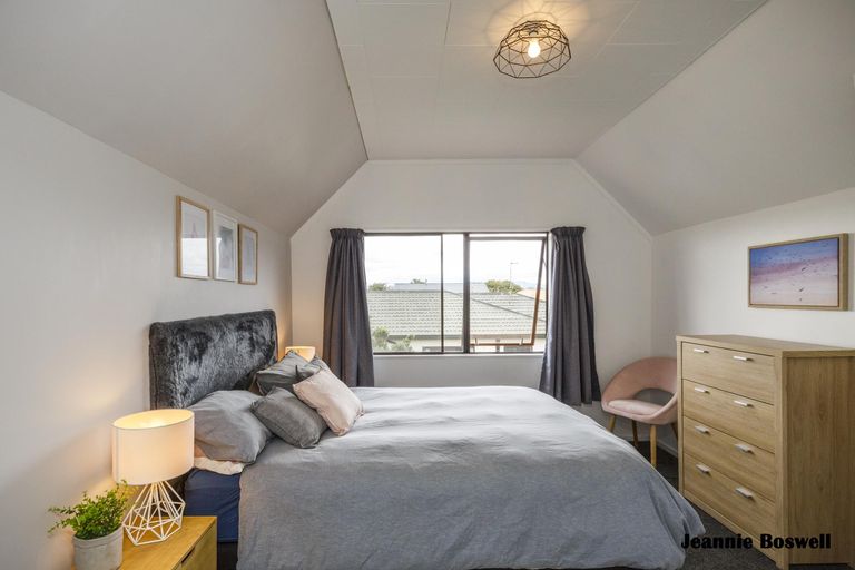 Photo of property in 41 Dalfield Place, Highbury, Palmerston North, 4412