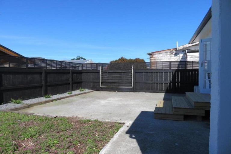 Photo of property in 100 Randwick Road, Moera, Lower Hutt, 5010