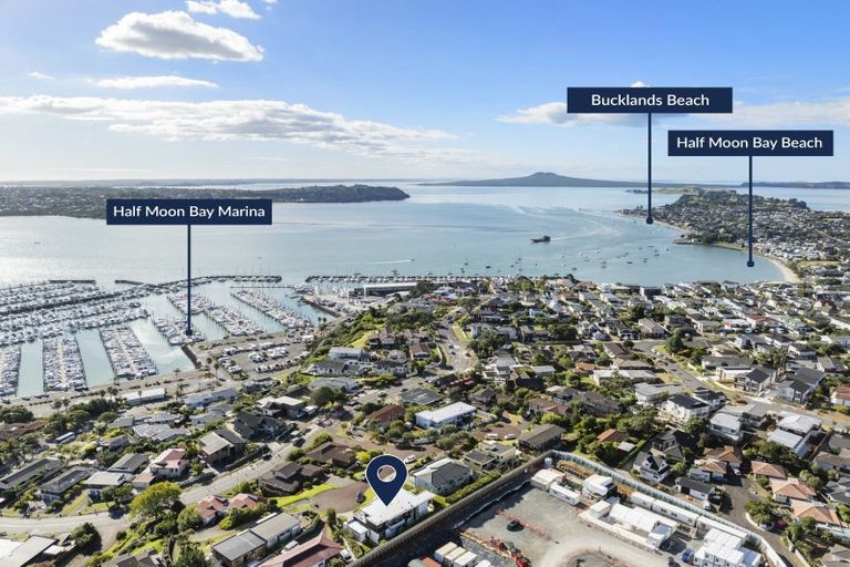 Photo of property in 11 Icarus Place, Half Moon Bay, Auckland, 2012