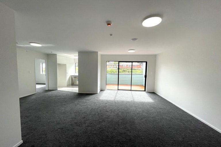 Photo of property in 152 Triangle Road, Massey, Auckland, 0614