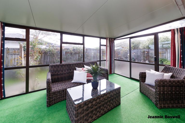 Photo of property in 19 Clearview Drive, Milson, Palmerston North, 4414