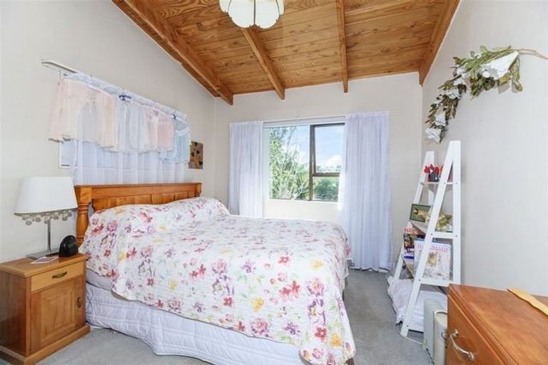 Photo of property in 21 Sturm Avenue, Massey, Auckland, 0614