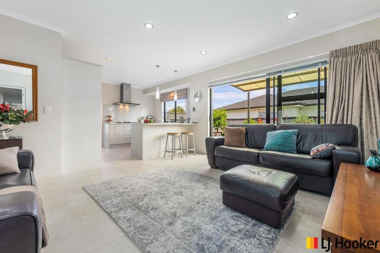 Photo of property in 45 Hadley Wood Drive, Wattle Downs, Auckland, 2103
