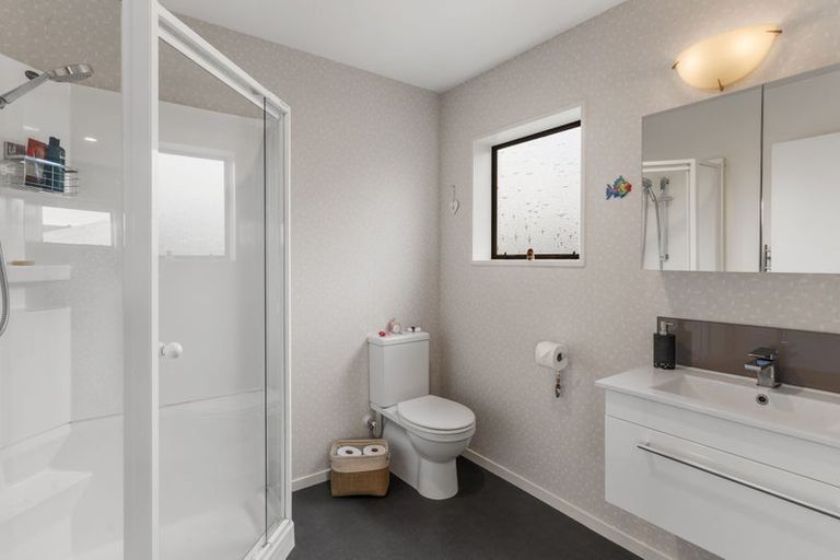 Photo of property in 21 Giles Place, Shirley, Christchurch, 8061