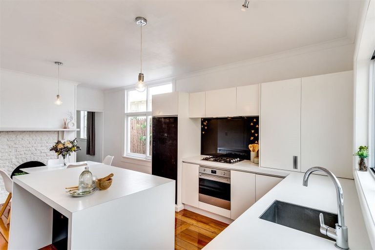 Photo of property in 40 Carnell Street, Napier South, Napier, 4110