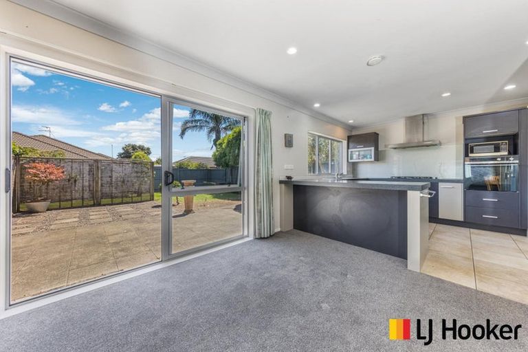 Photo of property in 52 Belfry Place, Wattle Downs, Auckland, 2103