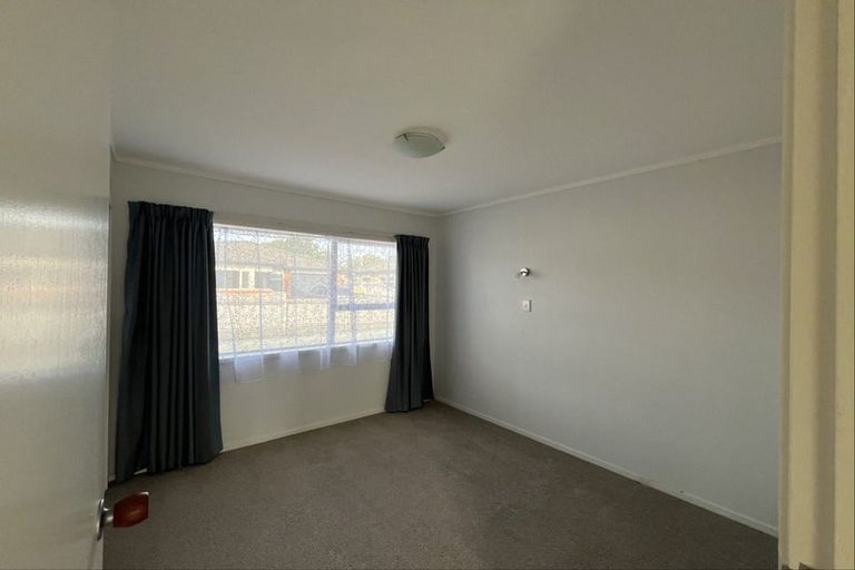 Photo of property in 2/37 Riverside Road, Orewa, 0931