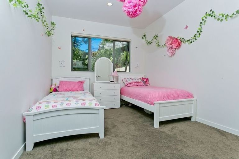 Photo of property in 106 Admirals Court Drive, Greenhithe, Auckland, 0632