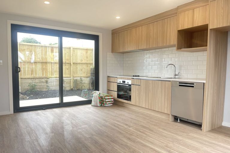 Photo of property in 1/15 Toru Street, Te Atatu Peninsula, Auckland, 0610