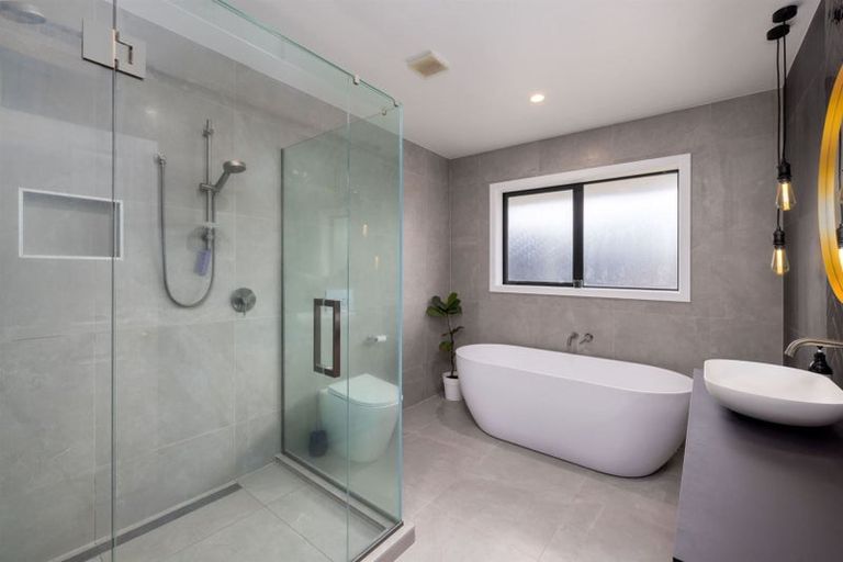 Photo of property in 87 Beachville Road, Redcliffs, Christchurch, 8081