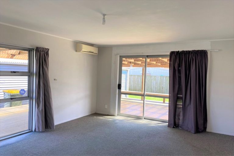 Photo of property in 48 Sunlands Drive, Manurewa, Auckland, 2102