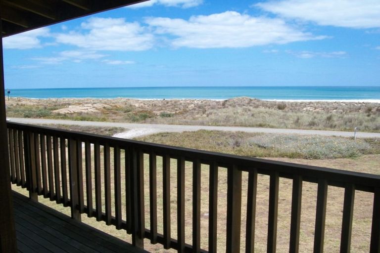 Photo of property in 81 Marine Drive, Te Kopuru, 0371
