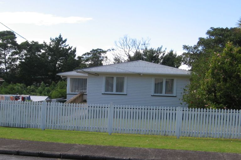 Photo of property in 31 Longburn Road, Henderson, Auckland, 0610